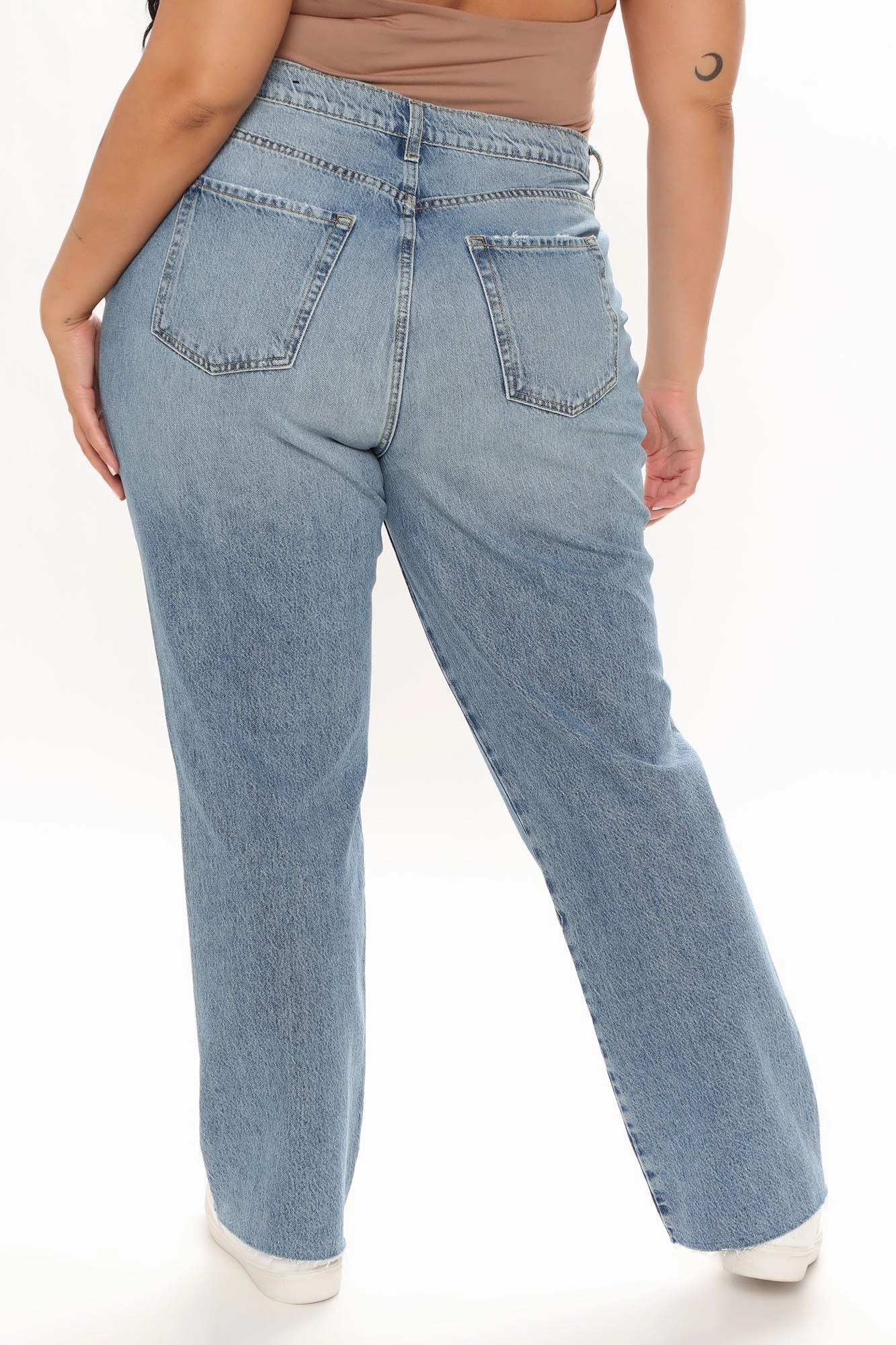 KittenAlarm - 90's Babe Straight Leg Jeans  - Medium Blue Wash