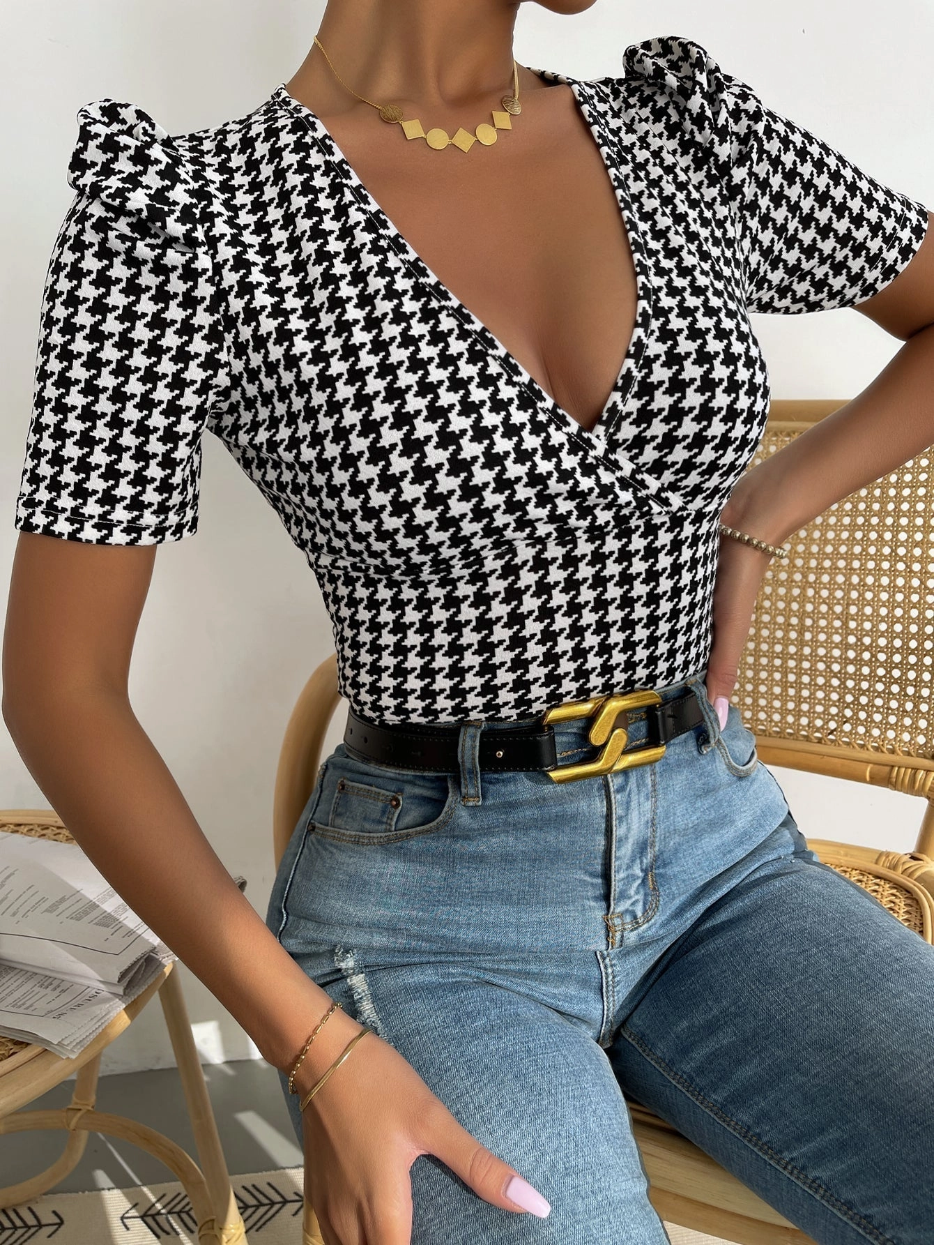 KittenAlarm - Houndstooth Print Puff Sleeve Bustier Top