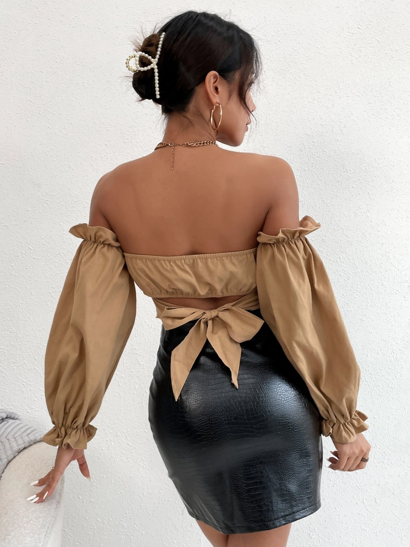 KittenAlarm - Off-the-Shoulder Peasant Sleeve Self-Tie Crop Top