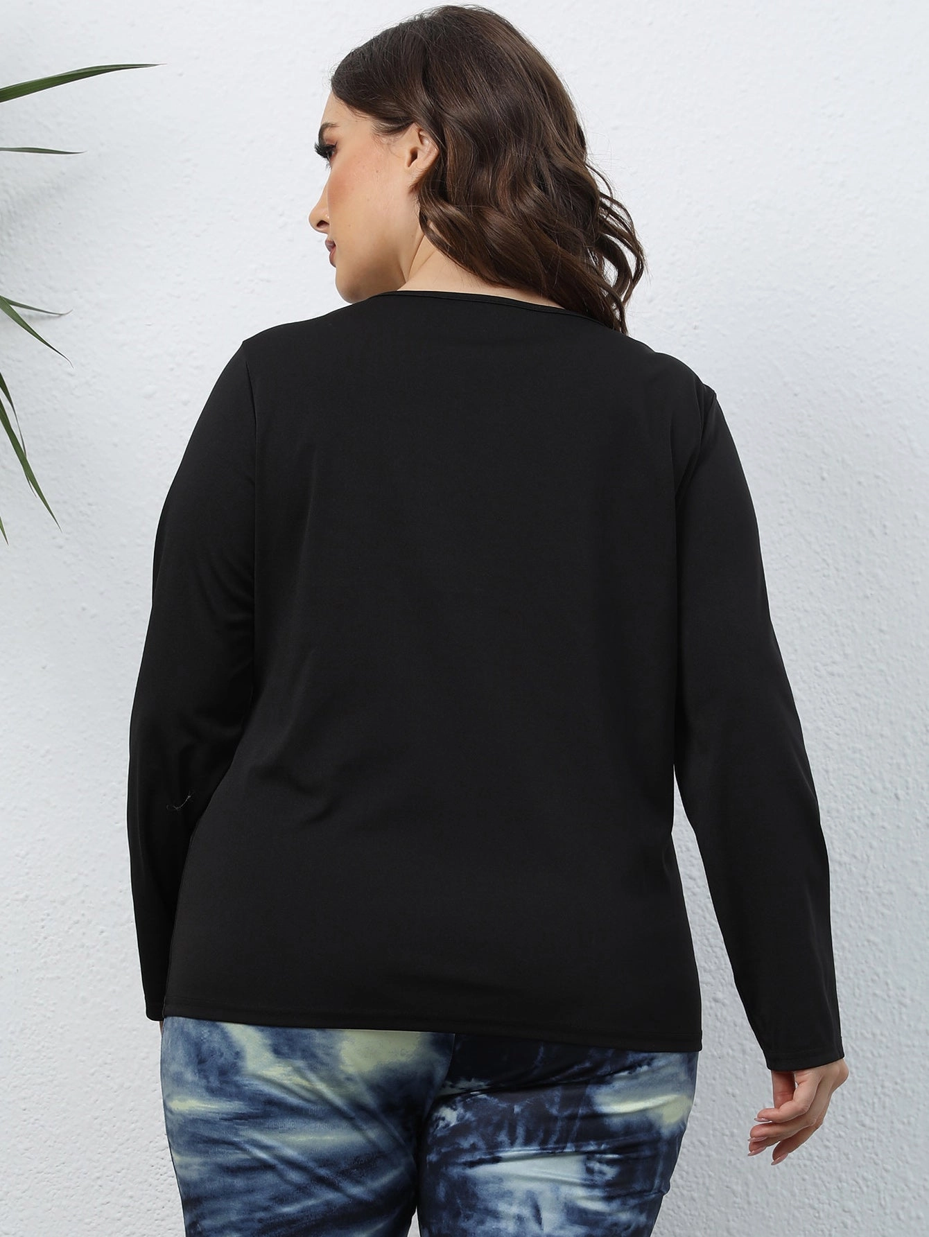 KittenAlarm - Plus Black Cut Out Tee